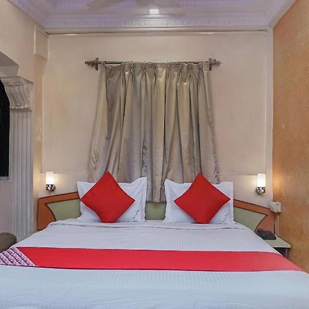 Hotel Tushar ปูเน่ ภายนอก รูปภาพ