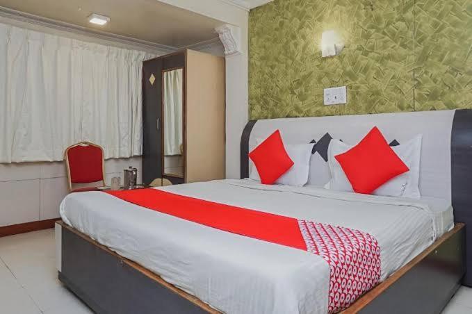 Hotel Tushar ปูเน่ ภายนอก รูปภาพ