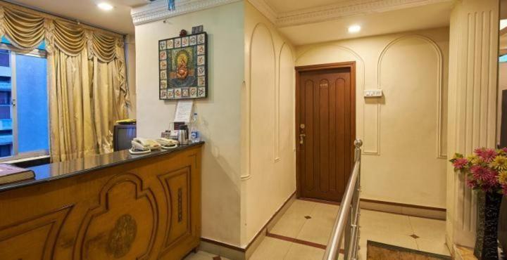Hotel Tushar ปูเน่ ภายนอก รูปภาพ
