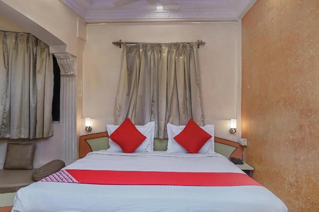 Hotel Tushar ปูเน่ ภายนอก รูปภาพ