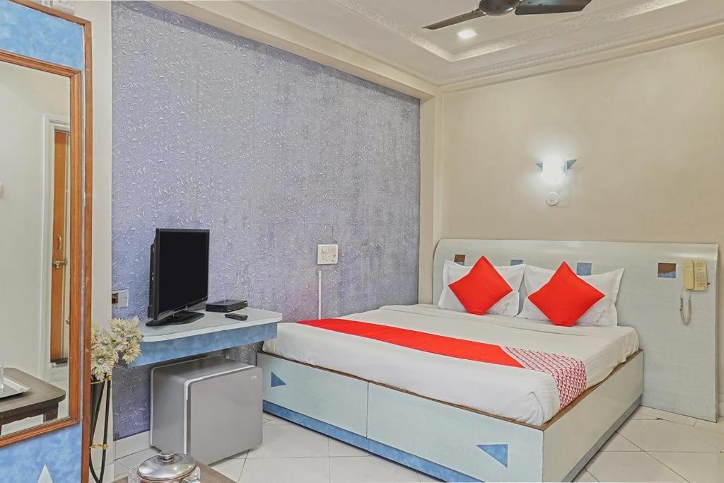 Hotel Tushar ปูเน่ ภายนอก รูปภาพ