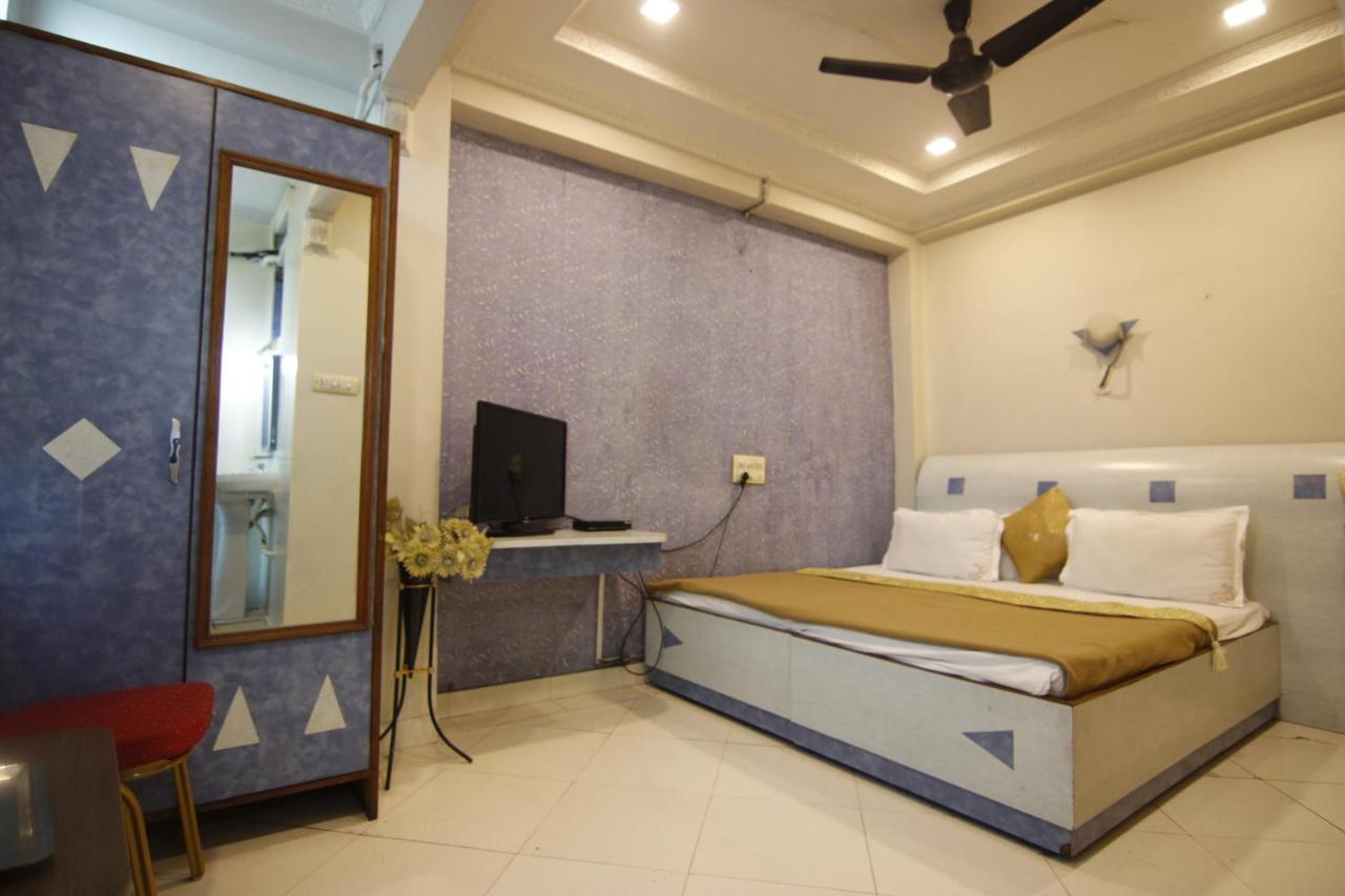 Hotel Tushar ปูเน่ ภายนอก รูปภาพ